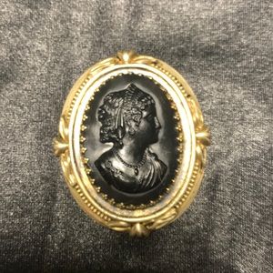 A mourning cameo